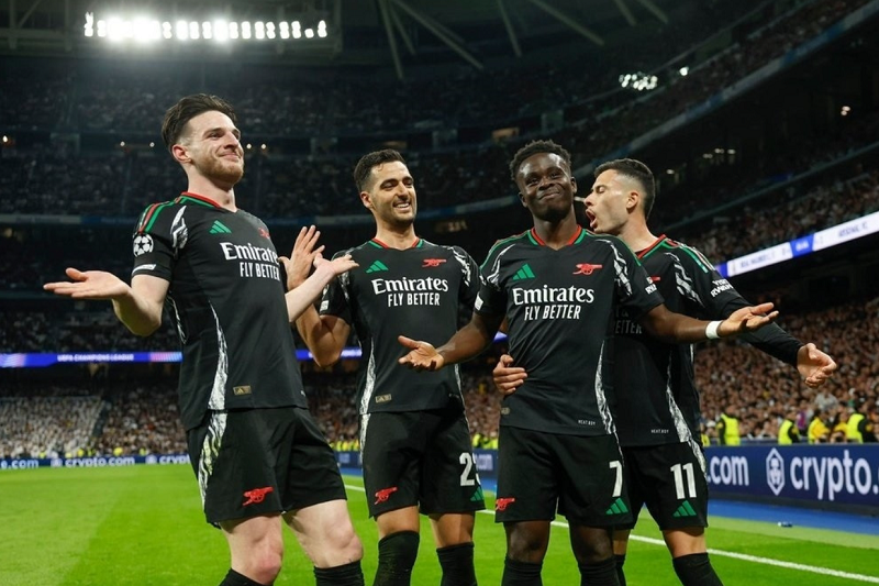 Cải tổ tuyến giữa, Arsenal chiêu mộ sao Sevilla
